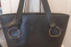 Selling: Leather Handbag