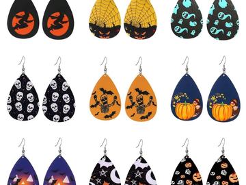 Comprar ahora: 120 Pairs Halloween Funny Skull Pattern Leather Earrings