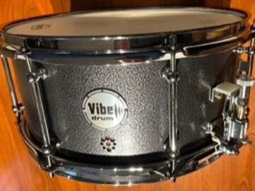 Selling with online payment: "Vibe" Snare Drum from Dave Mattacks' Collection