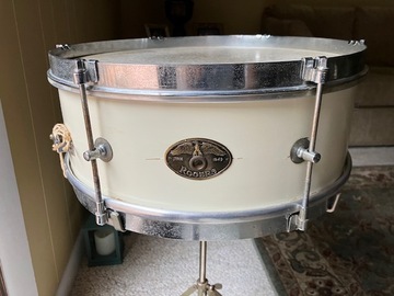 Discussion: 1957 Rogers Banner Model #3812, 5x14 snare drum