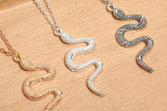 Buy Now: 50pcs retro snake element alloy pendant necklace
