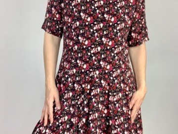 Selling: Pretty Floral Day Dress