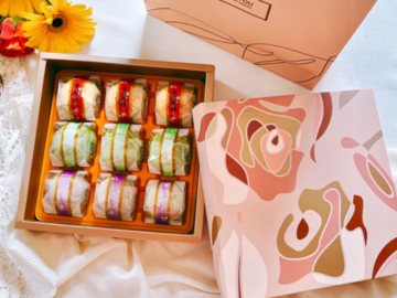 Selling: 9 in 1 Pastry Gift Box