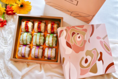 Selling: 9 in 1 Pastry Gift Box