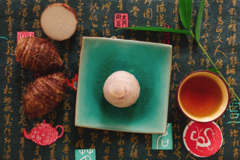 Selling: Taro, Salted Duck Egg Yolk & Mochi Pastry