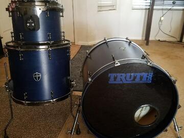 Selling with online payment: Truth Custom Drum Set