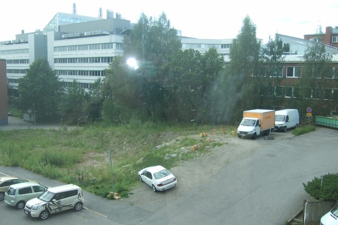 Taiteilija yhteisössä valoisa hieno tila 