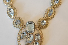 Buy Now: 17 pcs-- Mix Designer Jewelry--Retail $60
