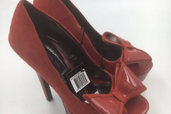 Comprar ahora: Material Girl Marlee Women US sizes 5 - 9 Red Peep Toe pumps