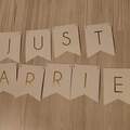 Myydään (Yksityinen): just married-viiri