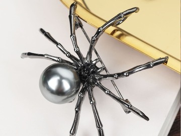 Buy Now: 100pcs Vintage Spider Rhinestone Brooch