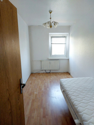 80qm 4-Zimmer-Wohnung bezugsfrei in Berlin-Hellersdorf