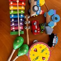 Renting out with online payment: Wooden baby music and cars