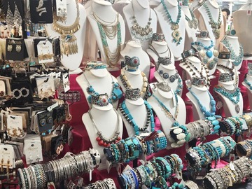 Bulk Lots: JEWELRY STORE 150 PC OVERSTOCK SHELF PULL LIQUIDATION EVENT