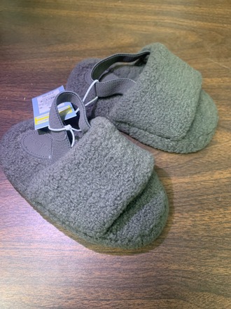 Boys & Girls Shoes - 100 Pairs (Assorted Size)