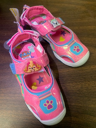 Boys & Girls Shoes - 100 Pairs (Assorted Size)