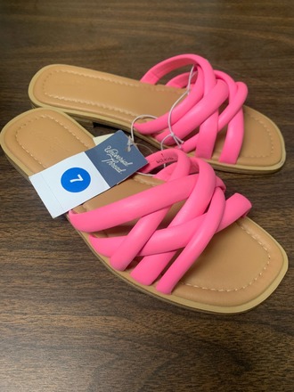 Boys & Girls Shoes - 100 Pairs (Assorted Size)