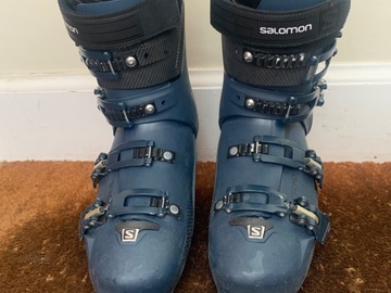 Winter sports: Salomon S/Pro 100 Ski Boots. Size 27/27.5