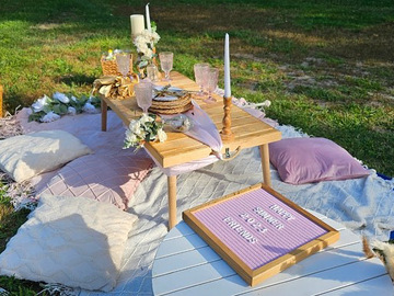 Offering with non-refundable deposit : Picnic Up to 4 Guests (1 Table)