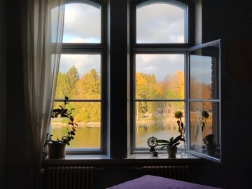 Renting out: Työtila Lapinlahdessa (terapiatyö, jooga, pienet ryhmät ... )