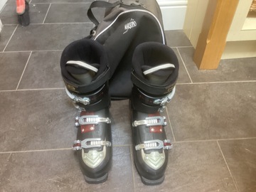 Winter sports: Men’s Head ski boots, size uk 10 to 10.5