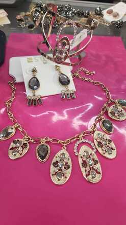 50 pieces crystal fashion jewelry mix lot