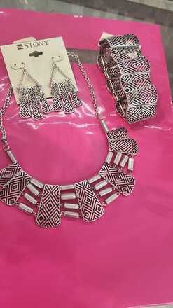 50 pieces crystal fashion jewelry mix lot