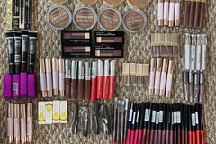 Buy Now: Make up Mystery Box 100 pieces 