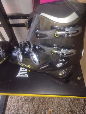 Shop secondhand outdoor activity ski and snowboard clothing and gear