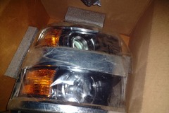 Selling with online payment: 2015 to 2020 Chevrolet Silverado 2500 - Right Side Headlight 