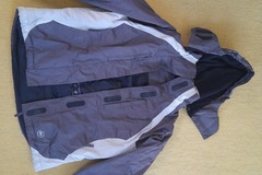 Winter sports: SKI JACKET: 11 TO 12 YEARS OLD