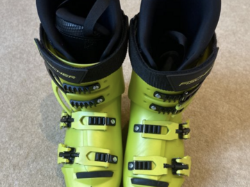 Winter sports: Fischer RC4 Yellow Ski Boots