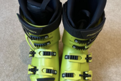 Winter sports: Fischer RC4 Yellow Ski Boots