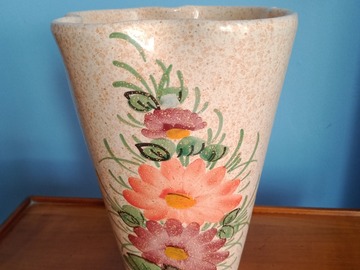 Vente: Joli vase fait à la main