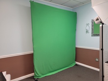 Renting out with online payment: Greenscreen (9ft x 6ft)