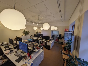 Renting out: Työpöytäpaikka Punavuoressa/Desk space available
