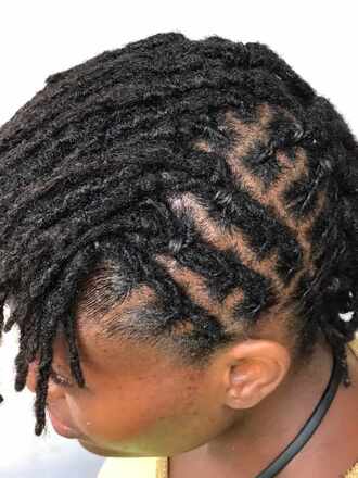 Loctician