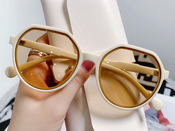Comprar ahora: Retro small frame sunglasses - 60pcs