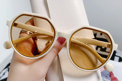 Buy Now: Retro small frame sunglasses - 60pcs