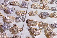 Buy Now: 50pcs Light luxury and high-end exquisite zircon ring