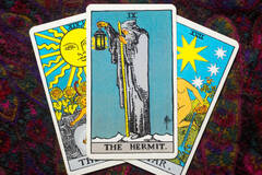 Selling: WEEKENED SPECIAL !QUESTIONS TO BE ANSWERED WITH  TAROT!