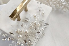 Selling: Ayla + Oak Lily Bridal Hair Comb