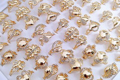 Bulk Lots: 100PC Fashionable golden rhinestone love ring for women