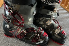 Winter sports: Men’s Atomic ski boots size 9 (Mondo 27.5)