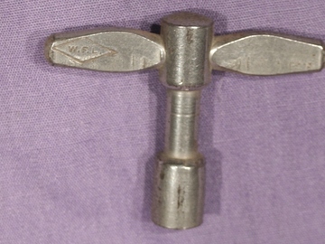 Selling with online payment: 1930s WFL drum key