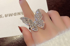 Comprar ahora: 30PC Hollow Butterfly Ring Exaggerated Living Mouth Ring