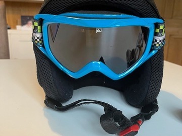 Winter sports: Kids Helmet and Goggles s/m