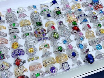 Buy Now: 50PC light luxury crystal colored zirconium ring