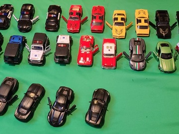 Buy Now: LION DIE CAST COLLECTIBLE CARS Lot of 30