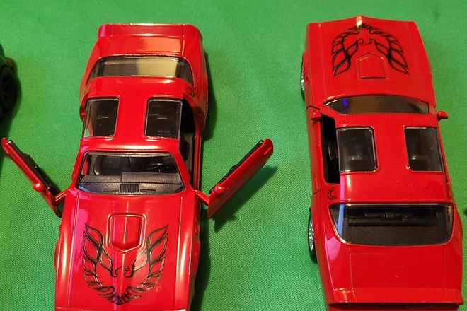 LION DIE CAST COLLECTIBLE CARS Lot of 30